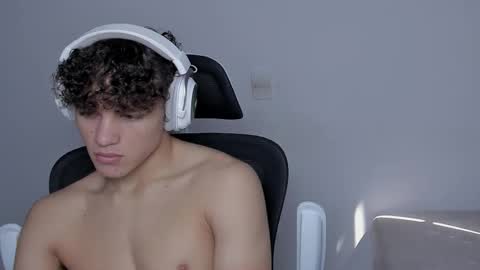 Snapshot of laureent__ chatting on October 29, 2025, 5:58 pm Laureent online show from October 29, 2025, 5:58 pm