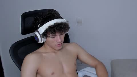 Snapshot of laureent__ chatting on October 30, 2025, 9:48 pm Laureent online show from October 30, 2025, 9:48 pm