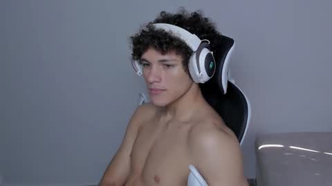 Snapshot of laureent__ chatting on November 6, 2025, 5:47 pm Laureent online show from November 6, 2025, 5:47 pm