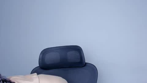 Snapshot of laureent__ chatting on November 14, 2025, 9:19 am Laureent online show from November 14, 2025, 9:19 am