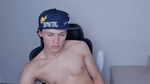 Laureent online show from November 28, 2025, 6:32 pm