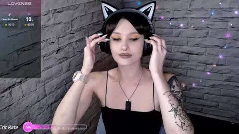 Snapshot of lauren_raquel chatting on December 12, 2024, 6:31 pm Eva online show from December 12, 2024, 6:31 pm