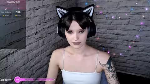 Snapshot of lauren_raquel chatting on December 17, 2024, 6:20 pm Eva online show from December 17, 2024, 6:20 pm