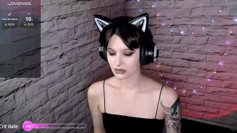 Snapshot of lauren_raquel chatting on December 25, 2024, 6:30 pm Eva online show from December 25, 2024, 6:30 pm