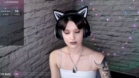 Snapshot of lauren_raquel chatting on December 28, 2024, 6:40 pm Eva online show from December 28, 2024, 6:40 pm