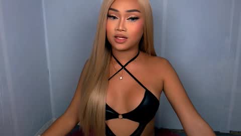 Snapshot of laurenfox16 chatting on October 12, 2025, 5:23 pm chloe3 online show from October 12, 2025, 5:23 pm