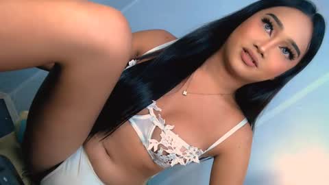 Snapshot of laurenfox16 chatting on November 11, 2025, 3:01 pm chloe3 online show from November 11, 2025, 3:01 pm