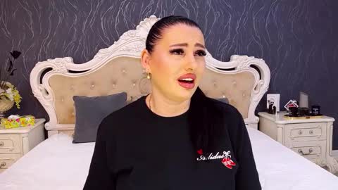 Snapshot of laurenjenssen chatting on February 24, 2026, 7:12 pm Laura online show from February 24, 2026, 7:12 pm