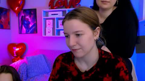 Snapshot of laurenmurrr chatting on February 14, 2026, 10:23 am Laure online show from February 14, 2026, 10:23 am