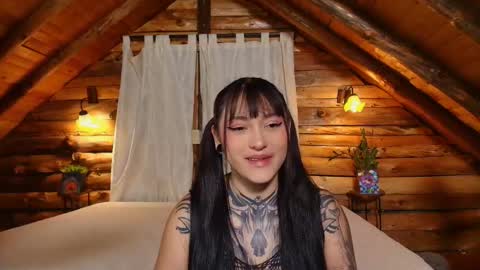 Lauren and Cristopher online show from March 3, 2026, 4:07 am