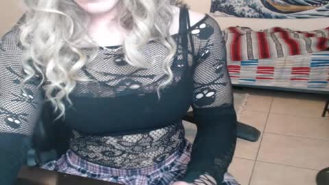 Snapshot of laurenssyx chatting on February 9, 2025, 5:19 am Lauren online show from February 9, 2025, 5:19 am