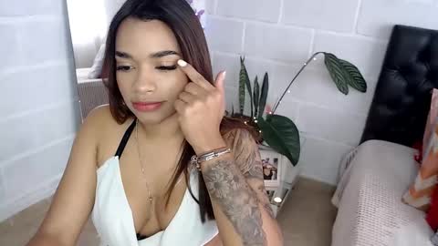 Snapshot of laurenvera_ chatting on December 9, 2024, 1:24 pm marcela online show from December 9, 2024, 1:24 pm