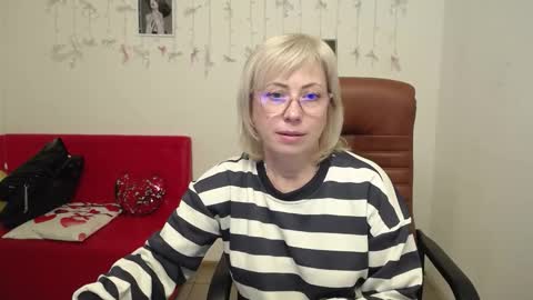 Snapshot of laurenwishy chatting on January 19, 2026, 12:20 pm Lauren online show from January 19, 2026, 12:20 pm