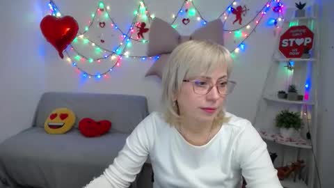 Snapshot of laurenwishy chatting on February 16, 2026, 6:37 pm Lauren online show from February 16, 2026, 6:37 pm