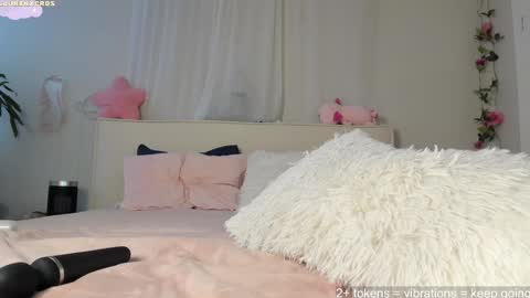 Lauren online show from February 11, 2026, 8:03 pm