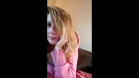 Snapshot of lauriehotxxx chatting on April 14, 2026, 5:41 pm lauriehotxxx online show from April 14, 2026, 5:41 pm