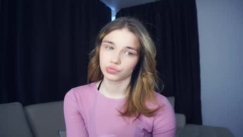 Snapshot of laurineleconey chatting on February 20, 2026, 12:16 pm Bella online show from February 20, 2026, 12:16 pm