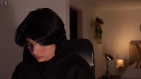 Snapshot of laurita_4 chatting on February 6, 2026, 1:25 pm laurita_4 online show from February 6, 2026, 1:25 pm