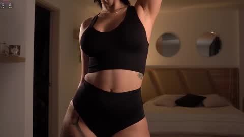 Snapshot of laurita_4 chatting on February 10, 2026, 1:15 pm laurita_4 online show from February 10, 2026, 1:15 pm