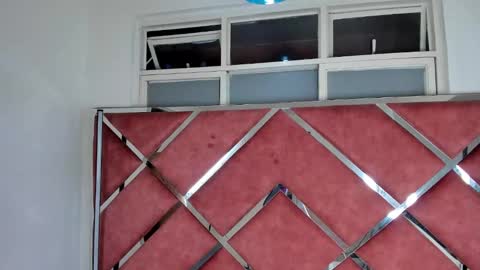 LauryJonson  online show from March 2, 2025, 12:20 am