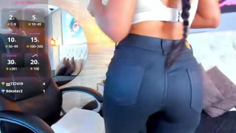 Snapshot of lauryn__brown chatting on July 15, 2026, 11:48 am Lauryn online show from July 15, 2026, 11:48 am