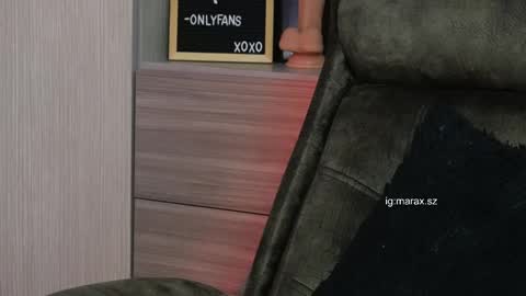 Mara online show from September 29, 2025, 1:11 am