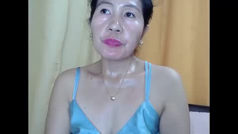 lavine1983 online show from October 2, 2025, 8:21 am