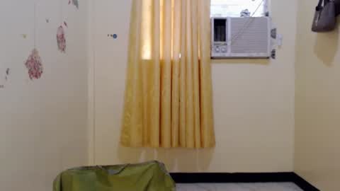 Snapshot of lavvenderr chatting on February 2, 2026, 3:49 am lavvenderr online show from February 2, 2026, 3:49 am