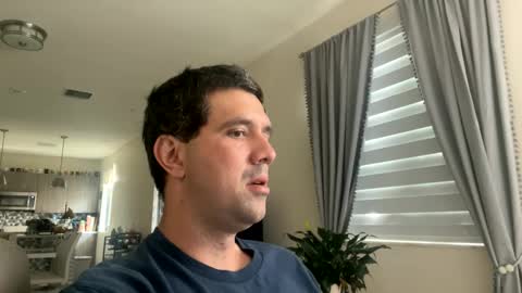 Snapshot of law_cambio chatting on December 5, 2024, 3:50 pm law_cambio online show from December 5, 2024, 3:50 pm