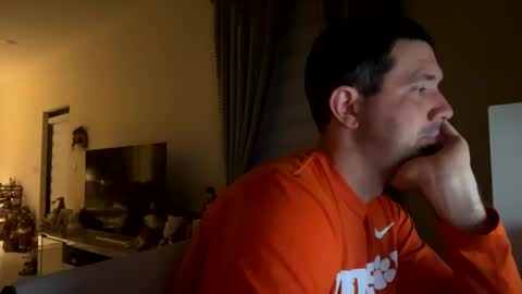 Snapshot of law_cambio chatting on January 2, 2025, 9:54 am law_cambio online show from January 2, 2025, 9:54 am