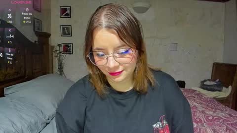 laylaah online show from February 3, 2026, 3:04 am