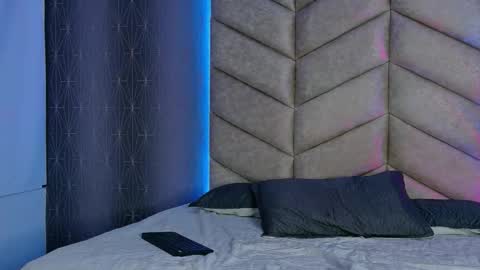 laya online show from November 27, 2025, 3:30 am