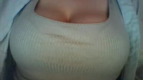 layannalea online show from November 28, 2025, 2:58 am