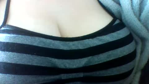 Snapshot of layannalea chatting on July 7, 2026, 10:14 pm layannalea online show from July 7, 2026, 10:14 pm