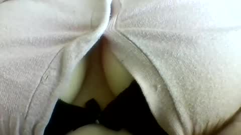 Snapshot of layannalea chatting on July 19, 2026, 1:31 am layannalea online show from July 19, 2026, 1:31 am