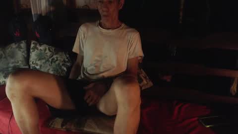 Snapshot of laye19 chatting on November 8, 2025, 9:09 am Laye19 online show from November 8, 2025, 9:09 am