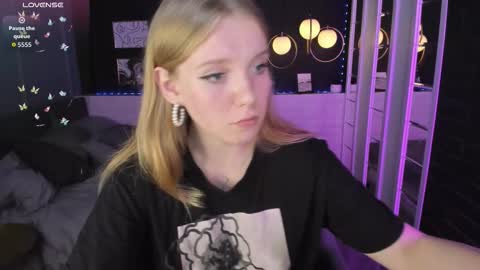 Snapshot of layla_glam chatting on September 20, 2025, 1:34 pm layla_glam online show from September 20, 2025, 1:34 pm