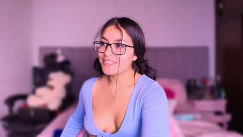 Snapshot of layla_nicols chatting on February 6, 2025, 6:35 pm Layla online show from February 6, 2025, 6:35 pm