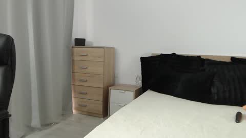 Snapshot of laylaa1133 chatting on January 22, 2025, 11:45 am Layla online show from January 22, 2025, 11:45 am