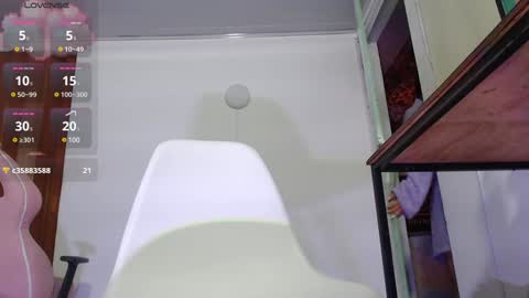 laylafoxy_tay online show from January 29, 2025, 6:22 am