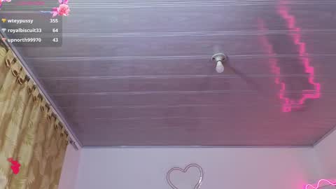 laylafoxy_tay online show from March 10, 2025, 9:21 am