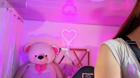laylafoxy_tay online show from September 15, 2025, 3:39 am