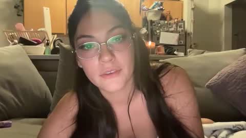 Layla online show from May 24, 2026, 6:07 am