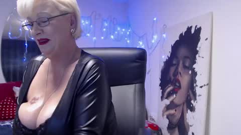 Snapshot of laylamadisonx chatting on December 25, 2024, 5:58 pm Layla online show from December 25, 2024, 5:58 pm