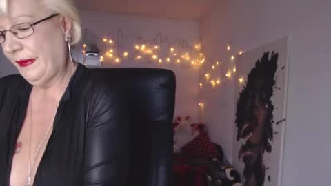 Snapshot of laylamadisonx chatting on December 30, 2024, 5:58 am Layla online show from December 30, 2024, 5:58 am