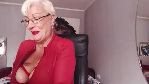 Snapshot of laylamadisonx chatting on October 13, 2025, 8:58 am Layla online show from October 13, 2025, 8:58 am