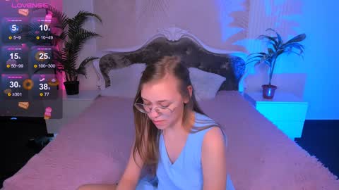 Snapshot of layriantavee chatting on December 16, 2024, 1:11 pm layriantavee online show from December 16, 2024, 1:11 pm