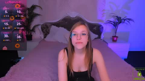 Snapshot of layriantavee chatting on December 20, 2024, 9:43 am layriantavee online show from December 20, 2024, 9:43 am