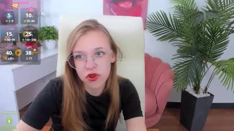 Snapshot of layriantavee chatting on September 22, 2025, 6:15 am layriantavee online show from September 22, 2025, 6:15 am