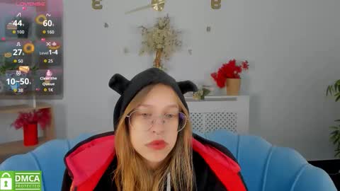 Snapshot of layriantavee chatting on October 10, 2025, 6:34 am layriantavee online show from October 10, 2025, 6:34 am